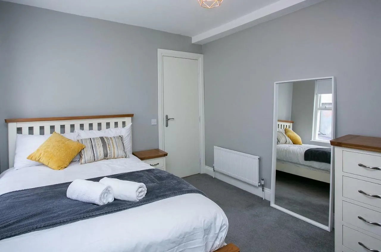Holiday home 11 College Place North Belfast United Kingdom